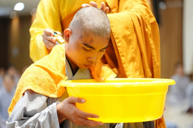 The Ordination Ceremony on Oct. 24th, Year of the Dragon