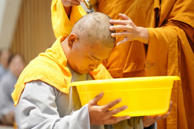 The Ordination Ceremony on Oct. 24th, Year of the Dragon