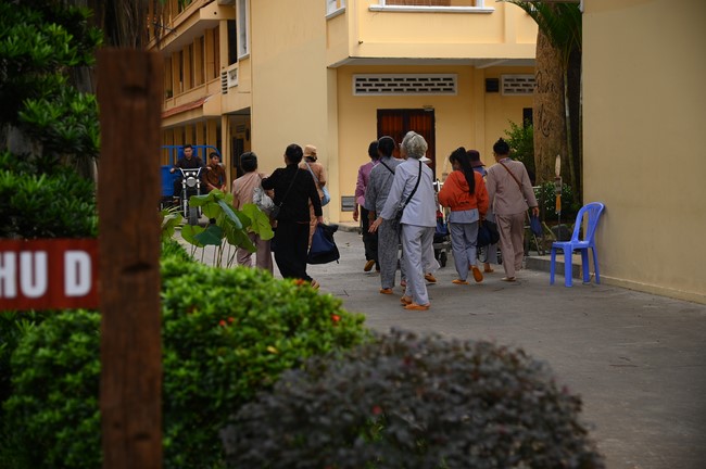 Entering into the 104th Seven-Day Retreat