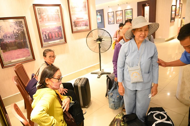 Entering into the 104th Seven-Day Retreat