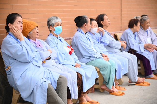 Entering into the 104th Seven-Day Retreat