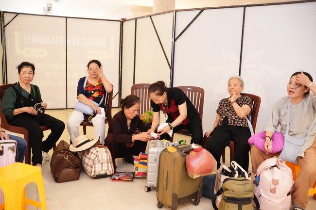 Entering into the 104th Seven-Day Retreat