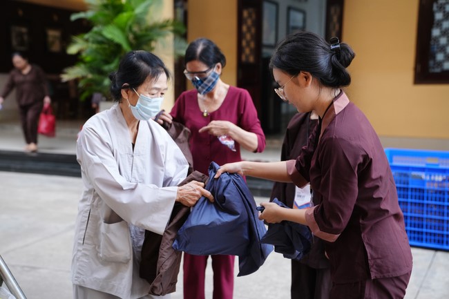 Entering into the 104th Seven-Day Retreat