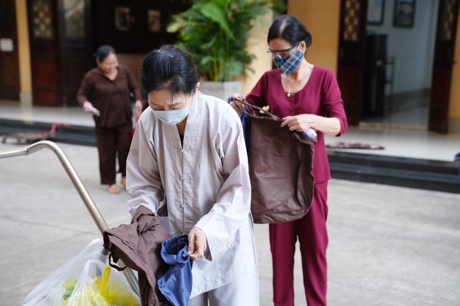 Entering into the 104th Seven-Day Retreat