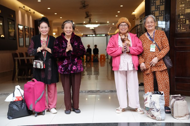 Entering into the 104th Seven-Day Retreat