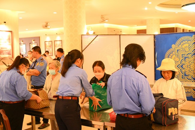 Entering into the 104th Seven-Day Retreat