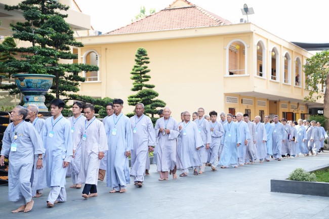 Opening the 104th Seven-Day Retreat