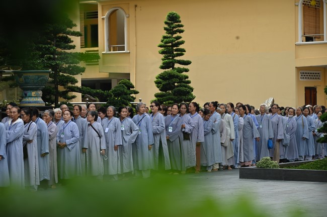 Opening the 104th Seven-Day Retreat