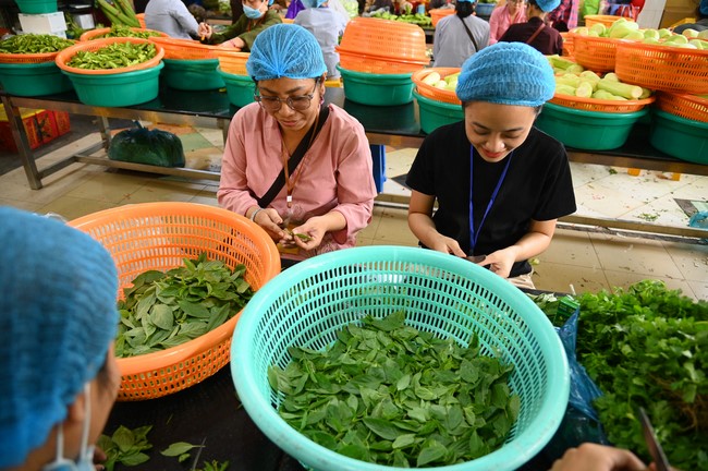 Opening the 104th Seven-Day Retreat