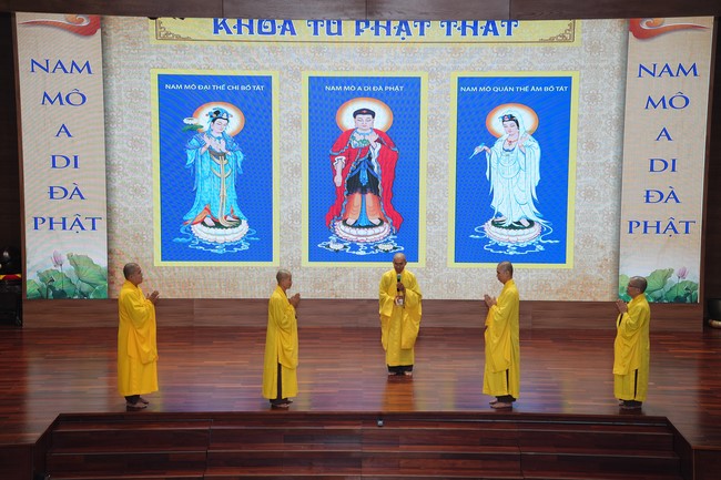 Opening the 104th Seven-Day Retreat