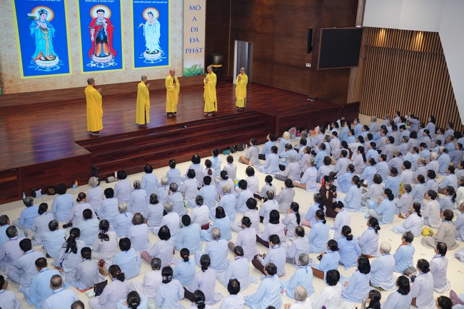 Opening the 104th Seven-Day Retreat