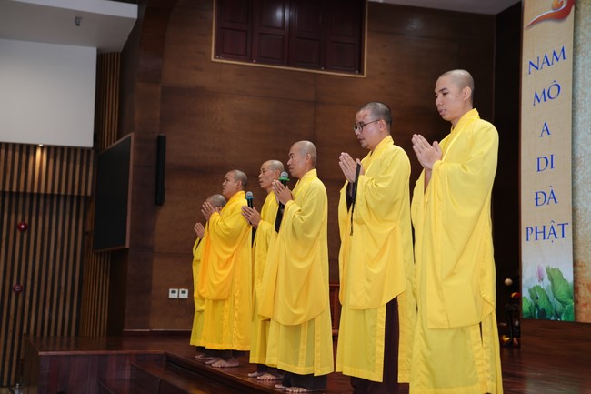 Opening the 104th Seven-Day Retreat