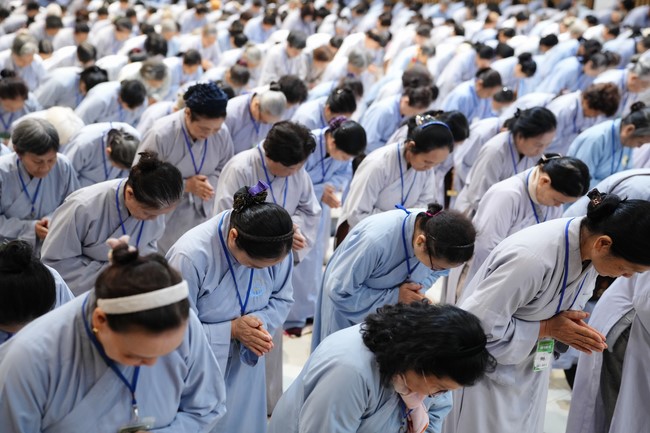 Opening the 104th Seven-Day Retreat