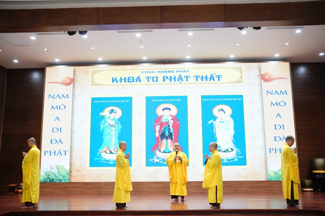 Opening the 104th Seven-Day Retreat