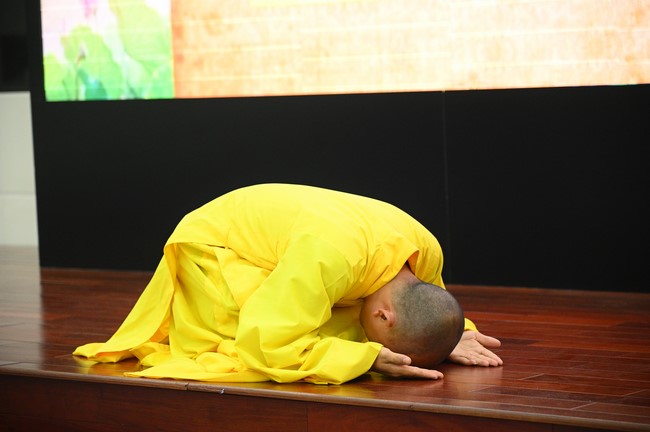 Opening the 104th Seven-Day Retreat