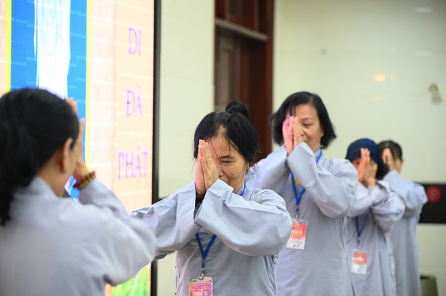 Opening the 104th Seven-Day Retreat