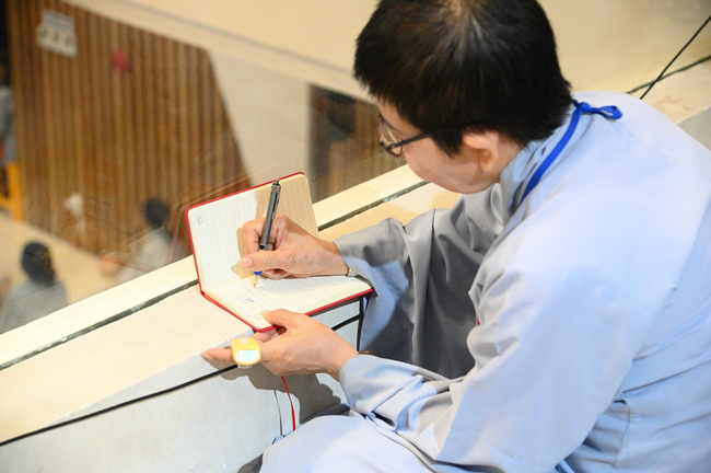 Pháp thoại “Lắng nghe và lặng nhìn” – Hoà thượng Thích Minh Thành – KTPT lần 104