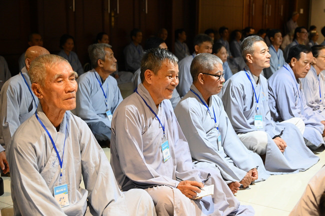 Pháp thoại “Lắng nghe và lặng nhìn” – Hoà thượng Thích Minh Thành – KTPT lần 104