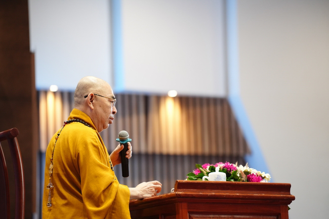 Pháp thoại “Lắng nghe và lặng nhìn” – Hoà thượng Thích Minh Thành – KTPT lần 104