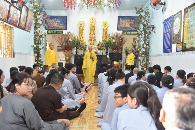 Đạo Tràng Minh Chất - Cần Thơ: Khóa tu một ngày