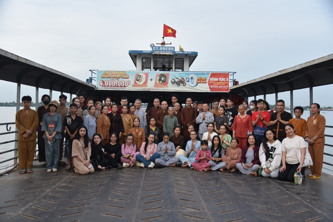 Đạo Tràng Minh Chất - Cần Thơ: Khóa tu một ngày