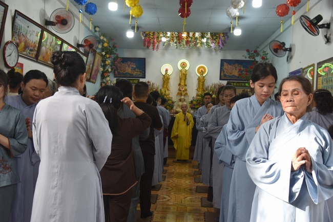 Đạo Tràng Minh Chất - Cần Thơ: Khóa tu một ngày