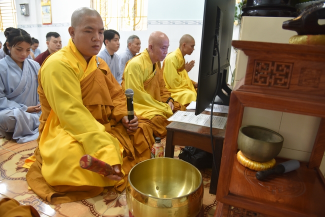 Đạo Tràng Minh Chất - Cần Thơ: Khóa tu một ngày