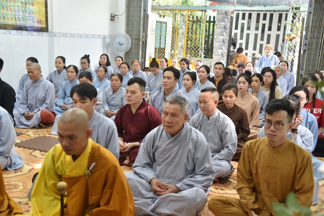 Đạo Tràng Minh Chất - Cần Thơ: Khóa tu một ngày