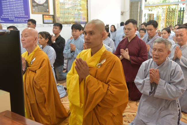 Đạo Tràng Minh Chất - Cần Thơ: Khóa tu một ngày