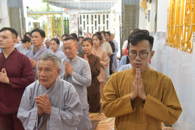 Đạo Tràng Minh Chất - Cần Thơ: Khóa tu một ngày