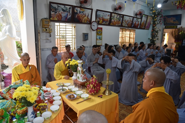 Đạo Tràng Minh Chất - Cần Thơ: Khóa tu một ngày