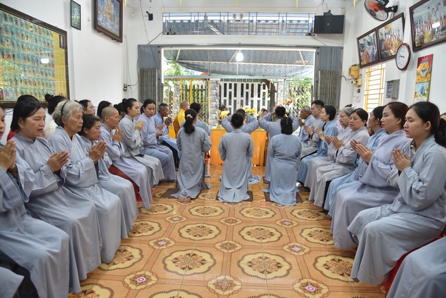 Đạo Tràng Minh Chất - Cần Thơ: Khóa tu một ngày