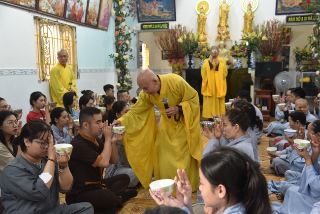 Đạo Tràng Minh Chất - Cần Thơ: Khóa tu một ngày