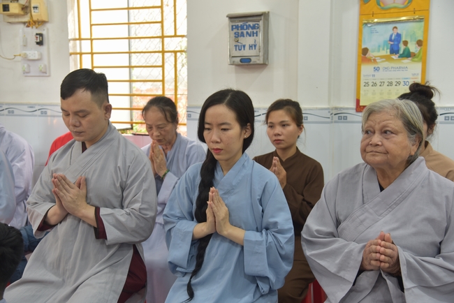 Đạo Tràng Minh Chất - Cần Thơ: Khóa tu một ngày