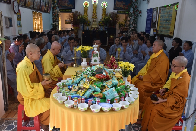Đạo Tràng Minh Chất - Cần Thơ: Khóa tu một ngày