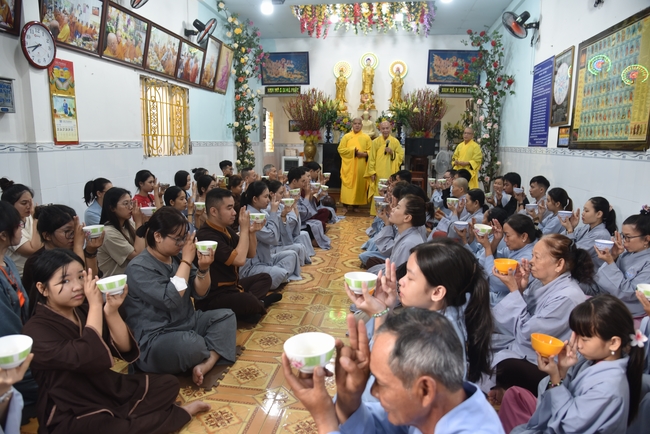 Đạo Tràng Minh Chất - Cần Thơ: Khóa tu một ngày