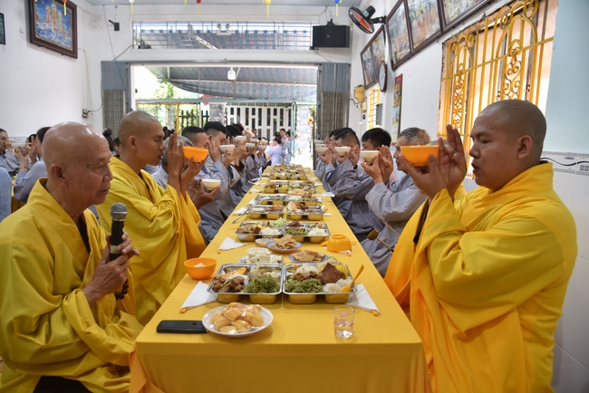 Đạo Tràng Minh Chất - Cần Thơ: Khóa tu một ngày