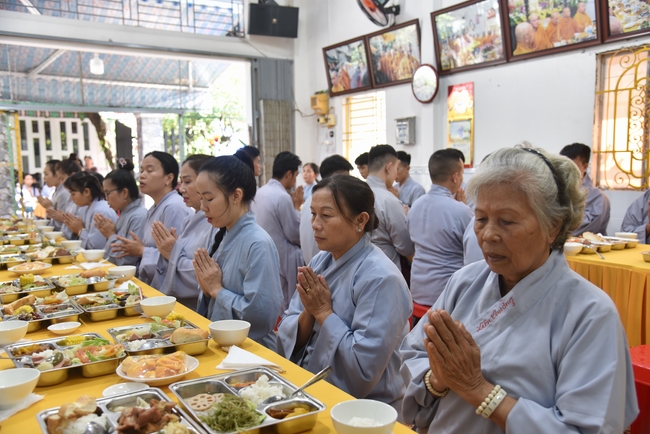 Đạo Tràng Minh Chất - Cần Thơ: Khóa tu một ngày