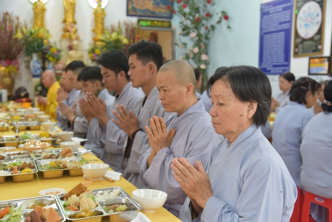 Đạo Tràng Minh Chất - Cần Thơ: Khóa tu một ngày