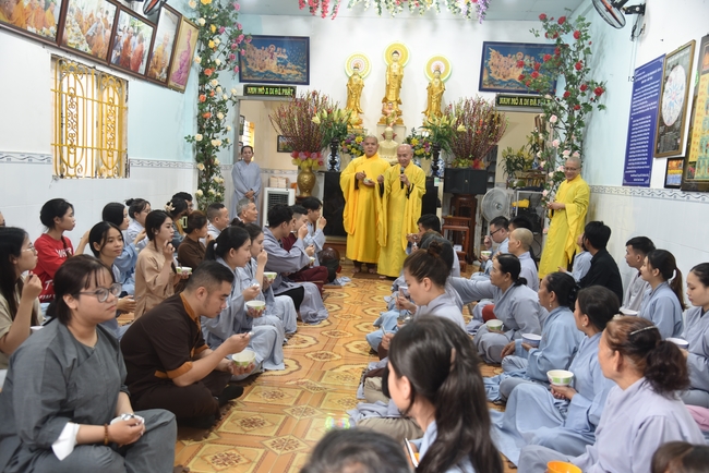 Đạo Tràng Minh Chất - Cần Thơ: Khóa tu một ngày