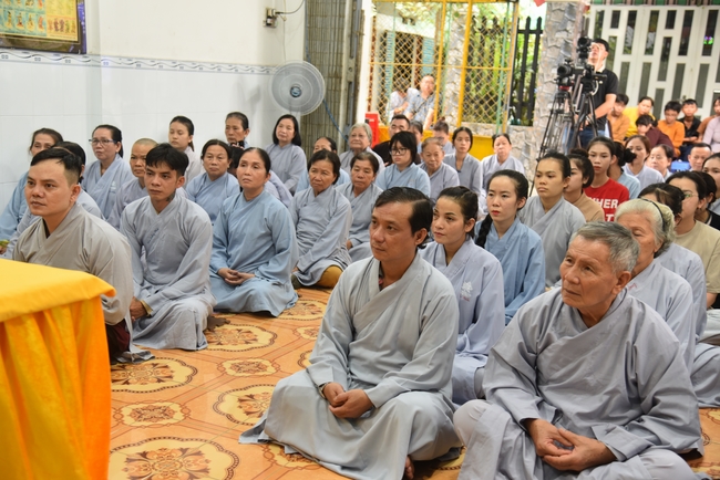 Đạo Tràng Minh Chất - Cần Thơ: Khóa tu một ngày