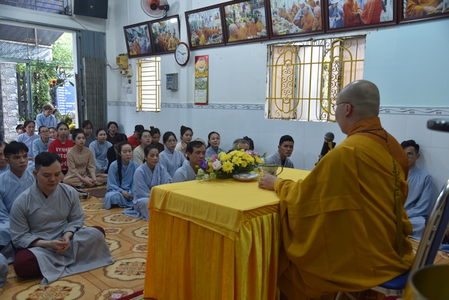 Đạo Tràng Minh Chất - Cần Thơ: Khóa tu một ngày