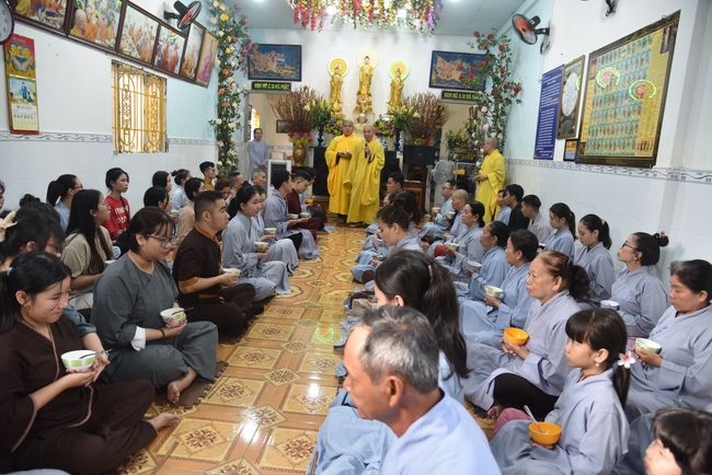 Đạo Tràng Minh Chất - Cần Thơ: Khóa tu một ngày