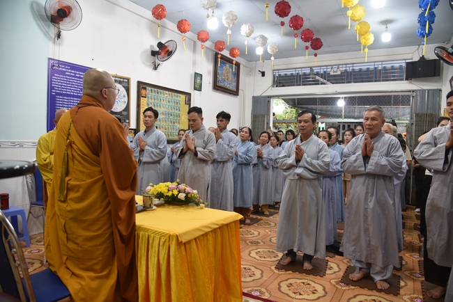 Đạo Tràng Minh Chất - Cần Thơ: Khóa tu một ngày