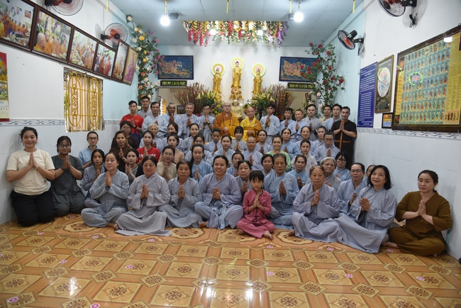 Đạo Tràng Minh Chất - Cần Thơ: Khóa tu một ngày