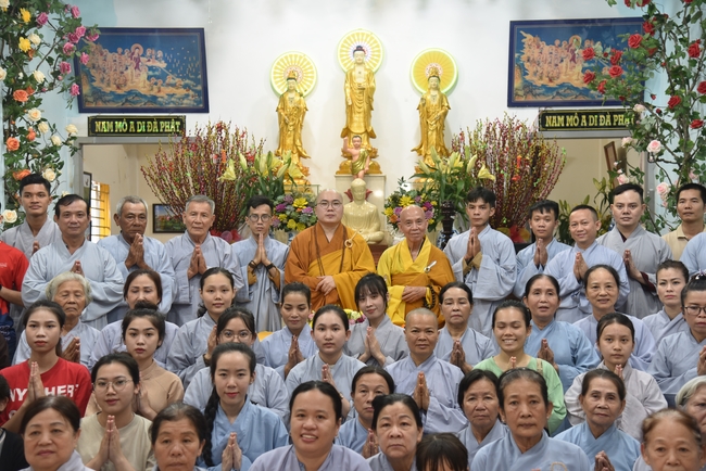 Đạo Tràng Minh Chất - Cần Thơ: Khóa tu một ngày