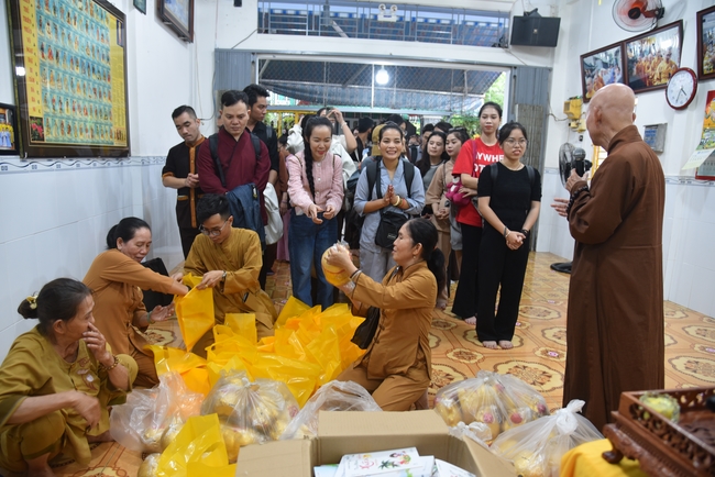 Đạo Tràng Minh Chất - Cần Thơ: Khóa tu một ngày