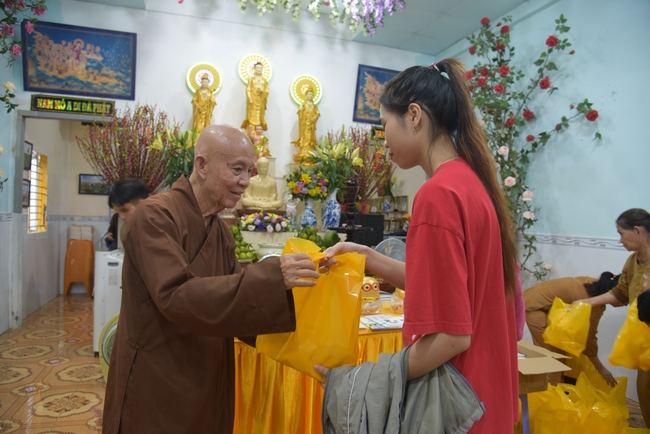 Đạo Tràng Minh Chất - Cần Thơ: Khóa tu một ngày