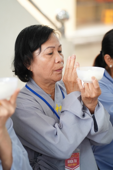 Pháp thoại “Thực tập Bồ-tát hạnh” – Thượng toạ Thích Viên Trí – KTPT lần 104