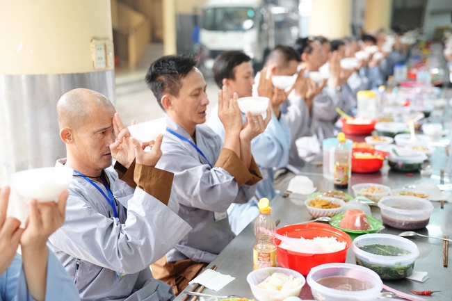 Pháp thoại “Thực tập Bồ-tát hạnh” – Thượng toạ Thích Viên Trí – KTPT lần 104